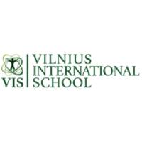 Vilnius International School – atriumo akustikos sprendimas ir įgarsinimo sistema